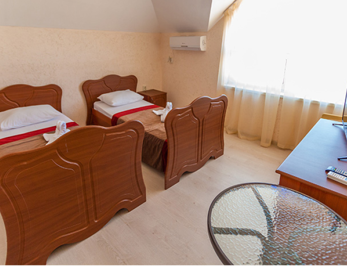 Семейный На мансарде 4 местный 1 комнатный без балкона - Отель «ЛермонтовЪ» Лермонтово