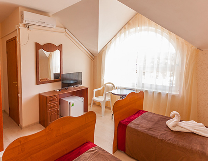 Семейный На мансарде 4 местный 1 комнатный без балкона - Отель «ЛермонтовЪ» Лермонтово